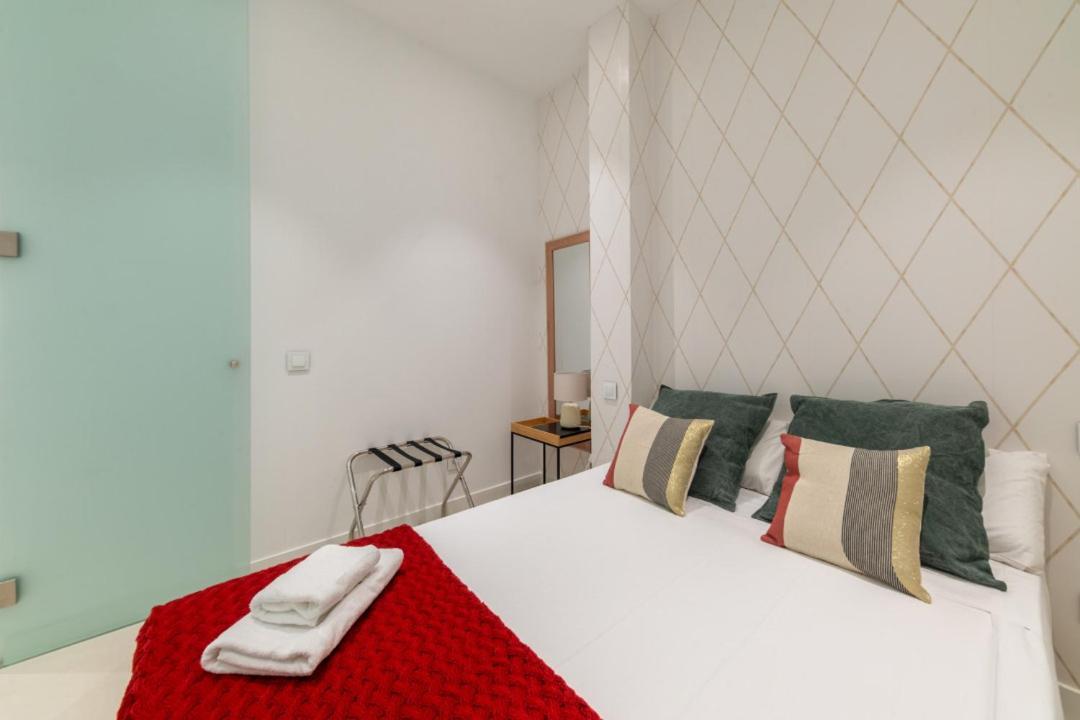 2 Bedrooms 2 Bathrooms Furnished - Delicias - Modern- Mintystay Madri Exterior foto